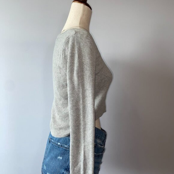American Eagle Round Neck Crop Top Ribbed Grey Long Sleeve Sweater Size Medium - Picture 3 of 7